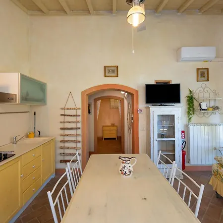 San Giovanni Apartment *