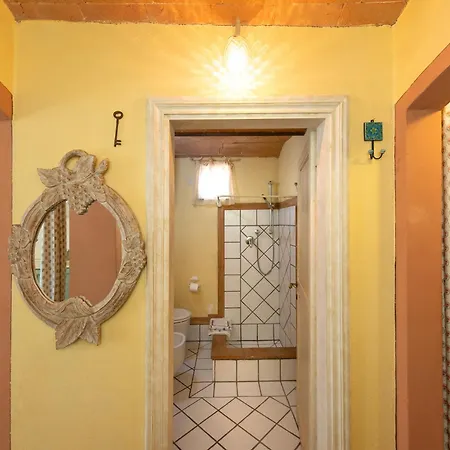 San Giovanni Apartment *